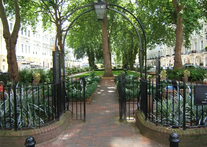 Dolphin Inn - The Lodge